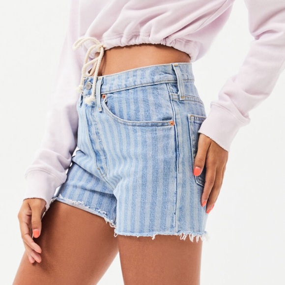 ✖️SOLD✖️•LEVI’S•501 Tango Striped High Rise Shorts - Picture 9 of 10